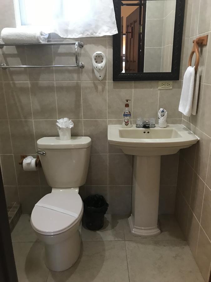 Bella Sombra Guest House Downtown Belize City Exteriör bild
