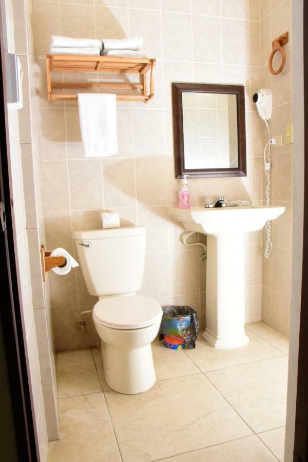 Bella Sombra Guest House Downtown Belize City Exteriör bild